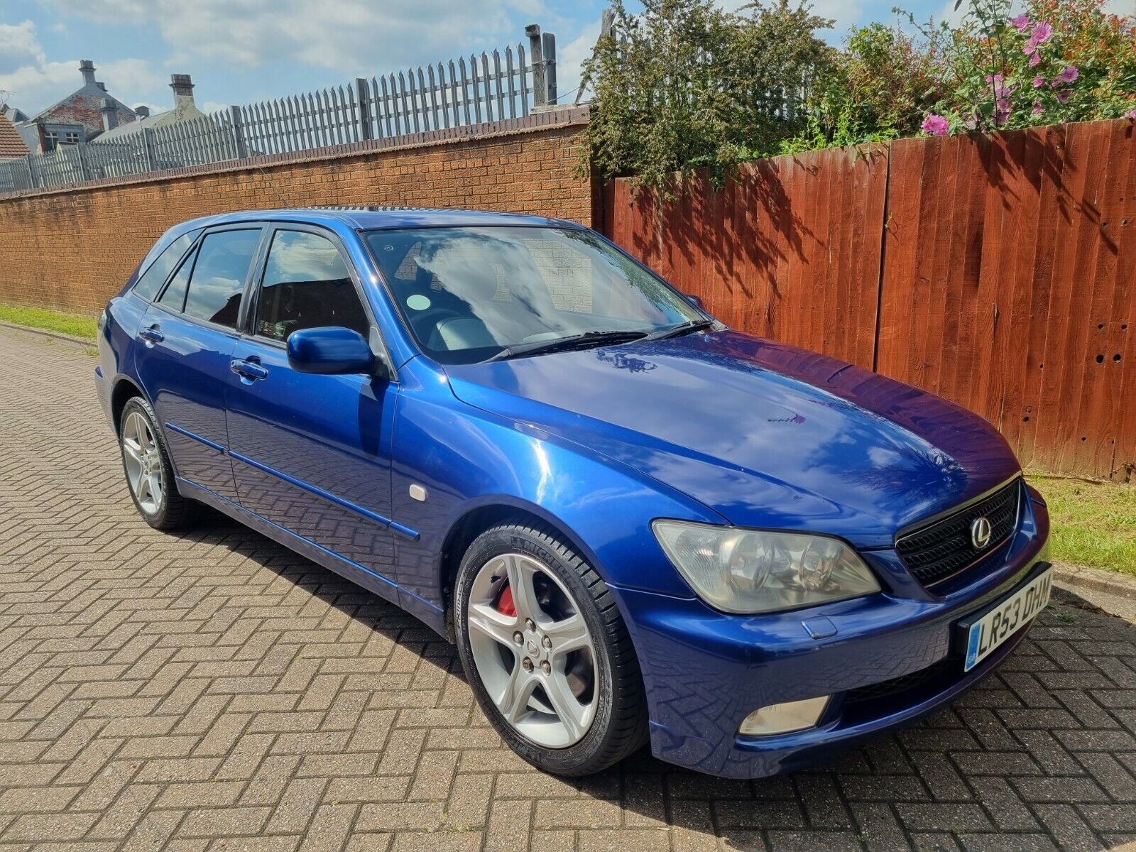 STUNNING LEXUS IS300 SPORTCROSS For Sale (2003) for £2995.0