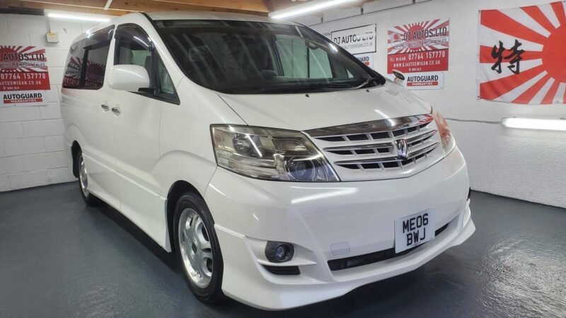 Toyota Alphard 2.4 white automatic 8 seater fresh japanese import Image