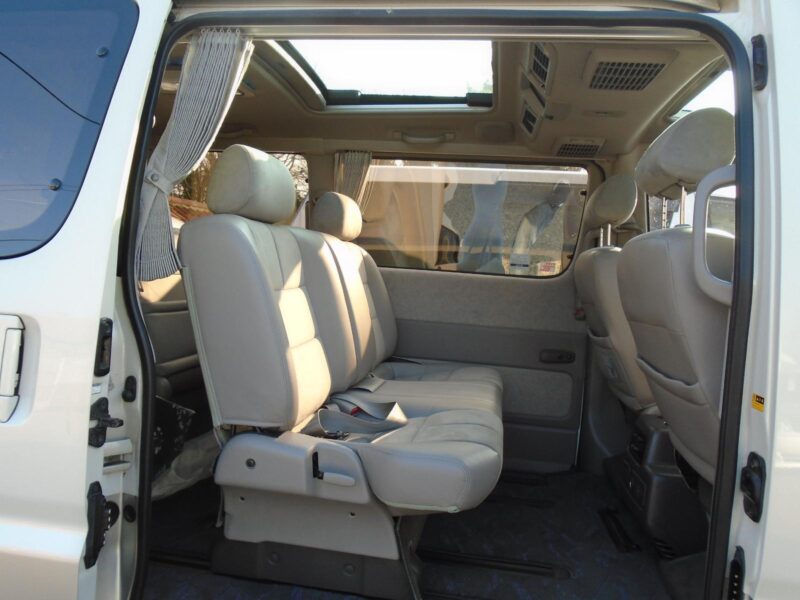 TOYOTA HIACE REGIUS / GRANVIA ONLY 39K MILE FROM NEW !! LEATHER~TOWBAR~SUNROOF Image