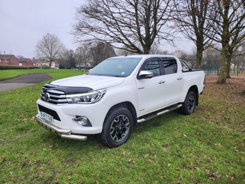 Toyota Hilux 2.4 D-4D Invincible X Double Cab Pickup Image