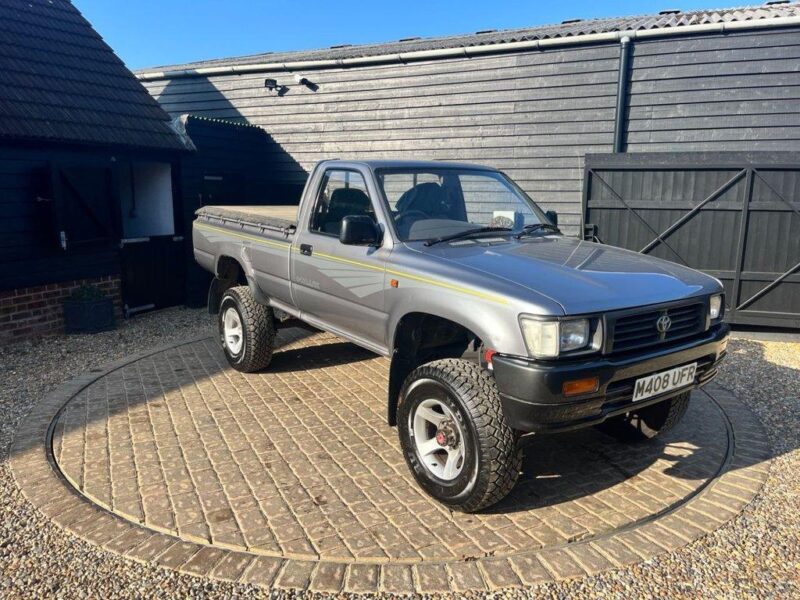 1995 Toyota HI-LUX 2.4 4WD 80 BHP NA Diesel Manual Image