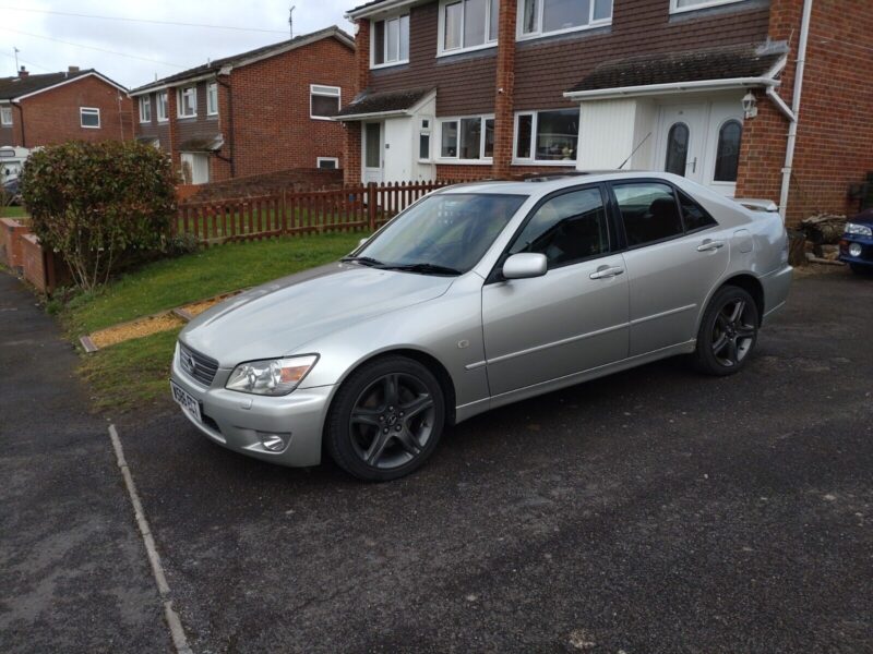 Lexus IS200 manual Image