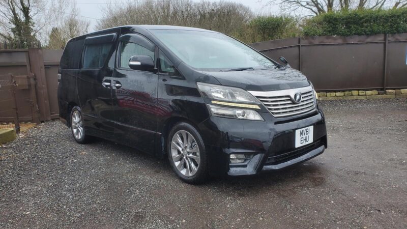 Toyota vellfire import 2.4 automatic black 7 leather seat sunroofs only 32k 2012 Image