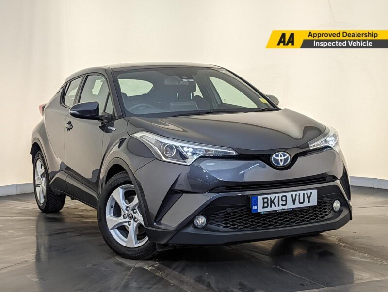 2019 TOYOTA C-HR HYBRID AUTO SAT NAV REVERSING CAMERA 1 OWNER SERVICE HISTORY Image