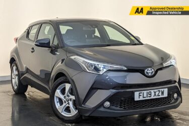 2019 TOYOTA C-HR HYBRID AUTO SAT NAV REVERSING CAMERA 1 OWNER SERVICE HISTORY Image
