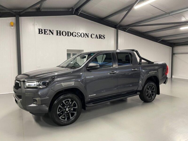 2023 Toyota HI-LUX 2.8 INVINCIBLE X 4WD D-4D DCB 202 BHP All Terrain Diesel Auto Image