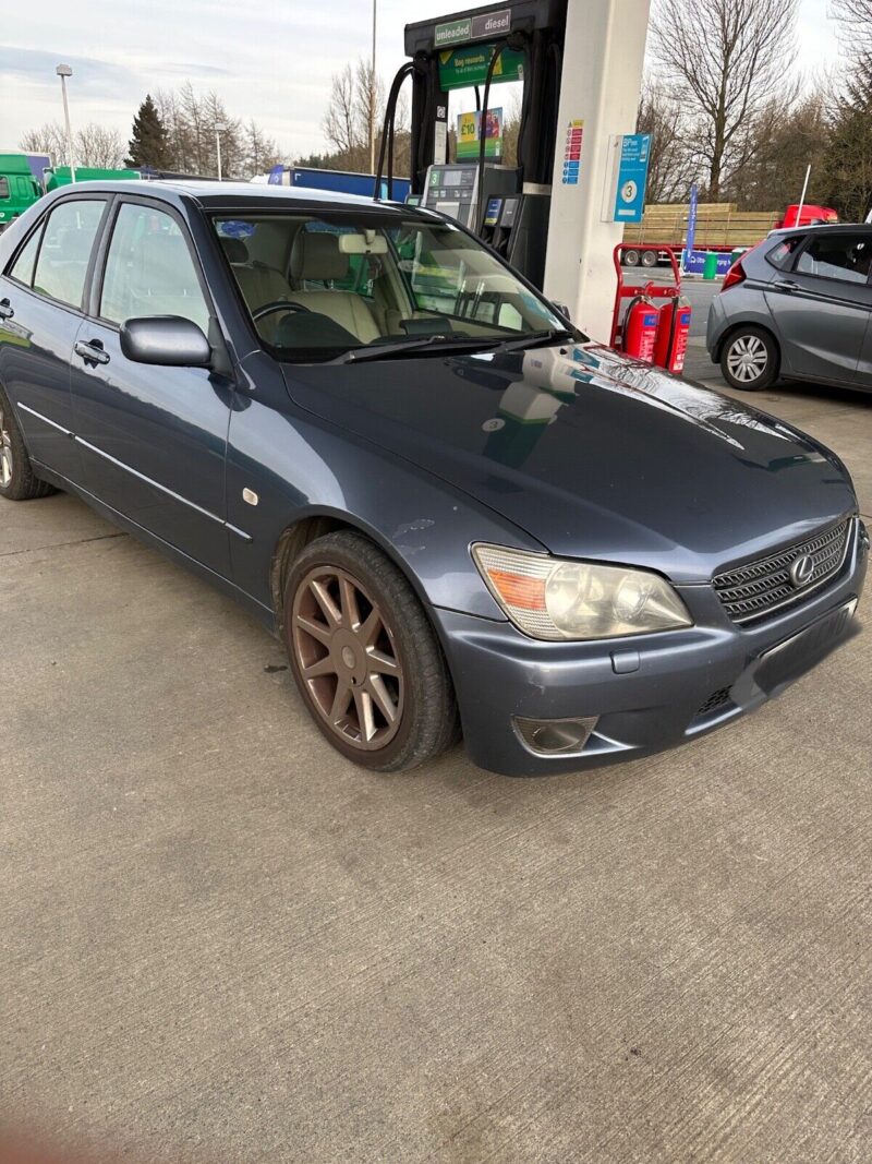 Lexus I200 Image