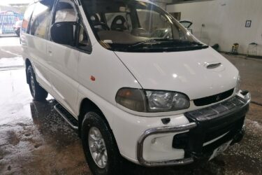 Mitsubishi Delica L400 4x4 Space Gear Super Exceed Image
