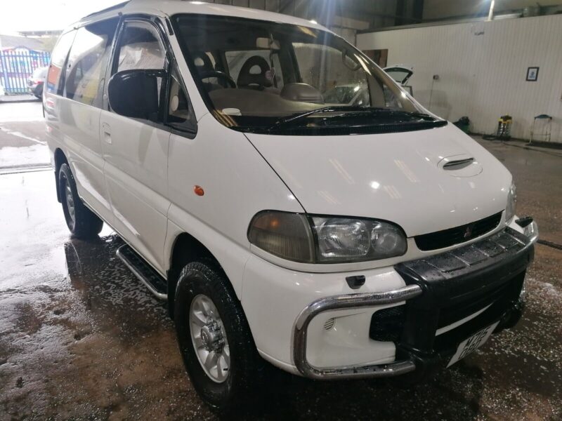 Mitsubishi Delica L400 4x4 Space Gear Super Exceed Image