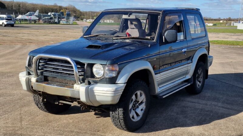 Mitsubishi Pajero 2 II 2.8 TDi Super Select Exceed JDM Import SWB Offroader 4x4 Image