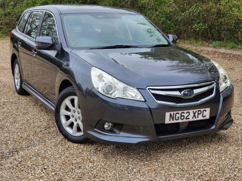 Subaru Legacy 2.0 ES Sport Tourer Lineartronic 4WD Euro 5 5dr (SNav) Petrol Auto Image