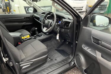 TOYOTA HILUX SINGLE CAB D-4D 4WD 4X4 TIPPER 2018 Image