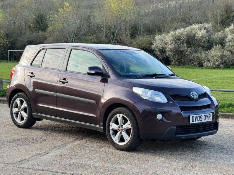 TOYOTA URBAN CRUISER 1.3 VVT-I 5D 100 BHP 6 gears ULEZ FREE Image