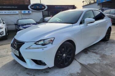 2015 Lexus IS 300 2.5 Executive Edition E-CVT Euro 5 (s/s) 4dr SALOON Petrol/Ele Image