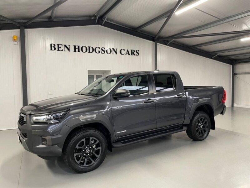 2023 Toyota HI-LUX 2.8 INVINCIBLE X 4WD D-4D DCB 202 BHP All Terrain Diesel Auto Image