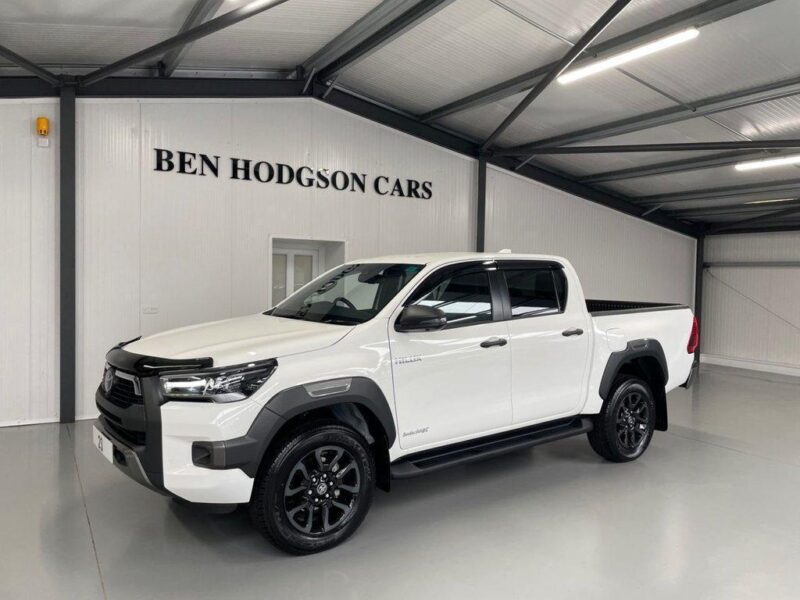 2023 Toyota HI-LUX 2.8 INVINCIBLE X 4WD D-4D DCB 202 BHP Diesel Automatic Image