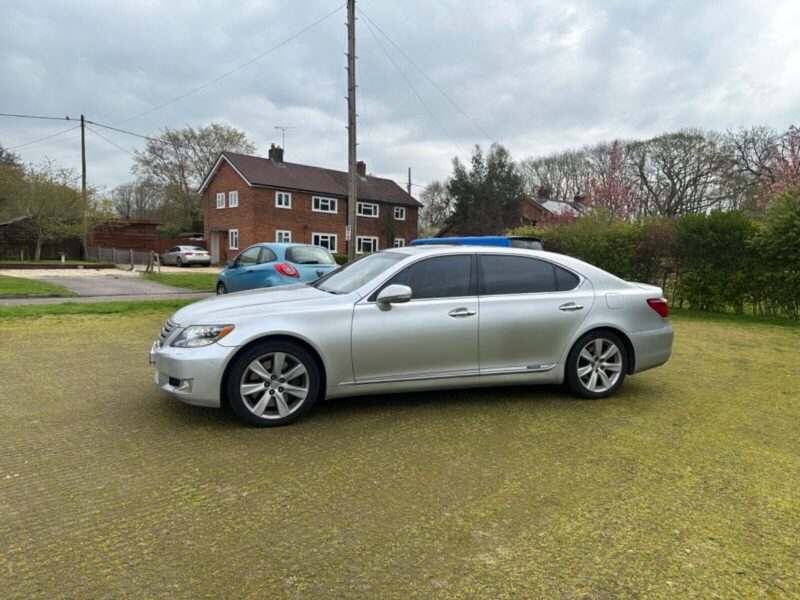 Lexus LS600 L RSR hybrid 5.0 v8 highest spec Image
