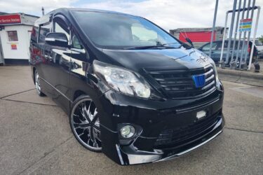 TOYOTA ALPHARD/VELLFIRE 2.4 PETROL 2013(62) ULEZ FREE,7 SEATERS,PARKING SENSOR Image