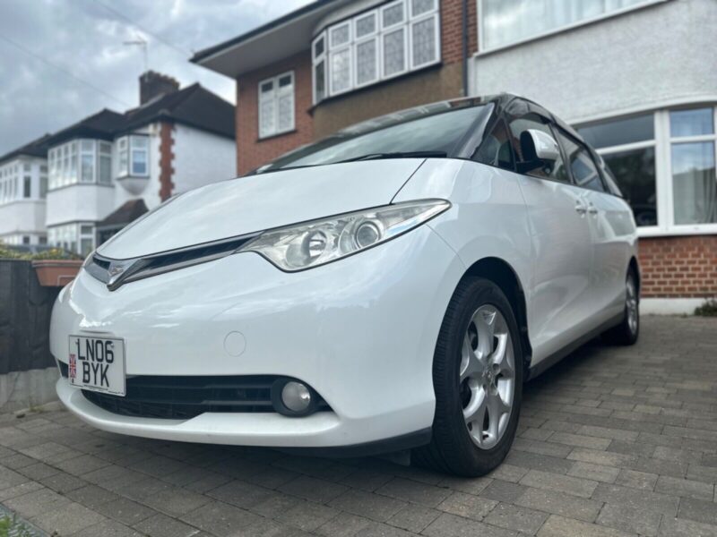 TOYOTA ESTIMA 2.4L PETROL AUTO/ULEZ/CRUISE/CAMERA/AUTO WIPERS & LIGHTS/7 SEAT Image