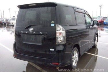 Toyota voxy 2.0 automatic in black 8 seater japanese import 08 Image