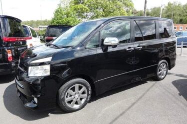 Toyota Voxy ZR HI GRADE FRESH IMPORT 59 REG Petrol Automatic Image