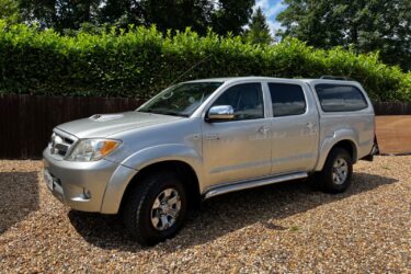 09 Toyota Hilux Invincible 3.0 Turbo Diesel (1 owner) Image