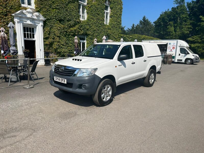 2014 Toyota Hi-lux 2.5 D-4D Active Pickup Extra Cab 2dr Diesel Manual 4WD Euro Image
