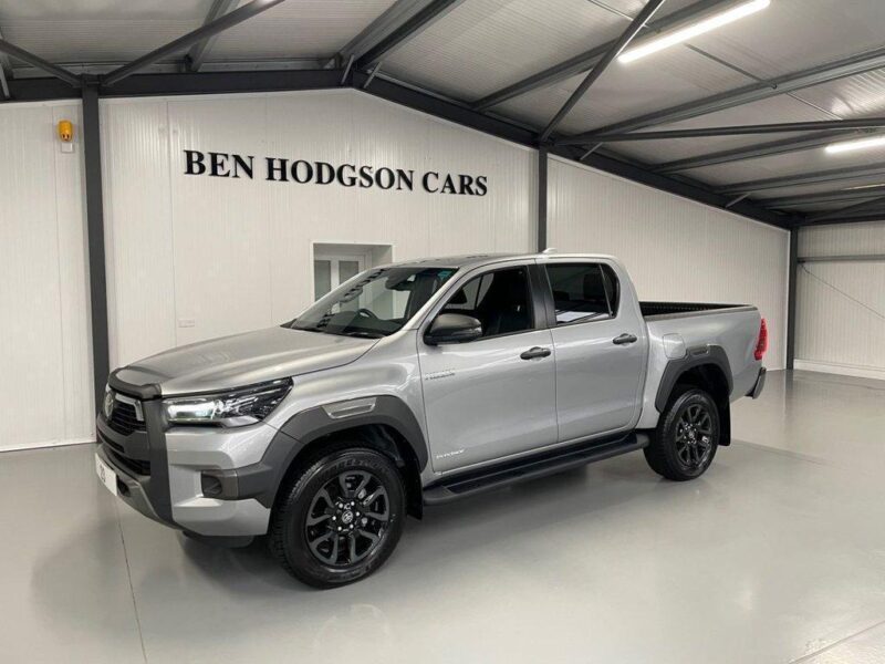 2023 Toyota HI-LUX 2.8 INVINCIBLE X 4WD D-4D DCB 202 BHP All Terrain Diesel Auto Image