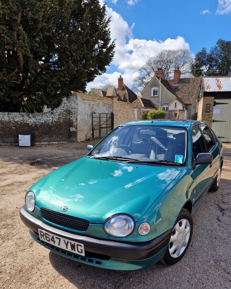 A PRISTINE & IMMACULATE 1998 TOYOTA COROLLA 1.6 GS, FSH, 68K - Garaged Since New Image