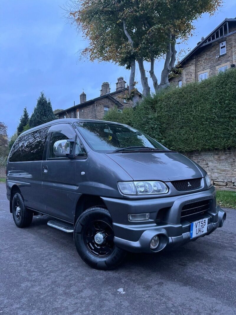 MITSUBISHI DELICA CHAMONIX EDITION 3.0 V6 LIMITED EDITION 4X4 2005 AUTOMATIC Image