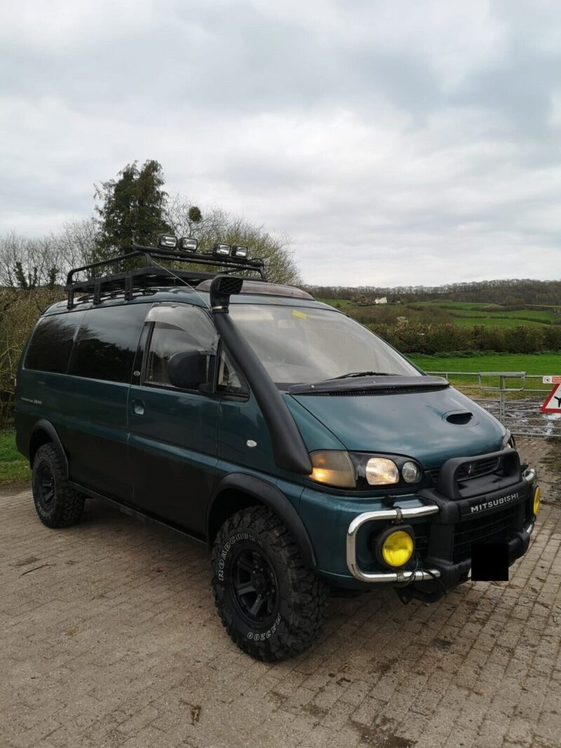 Mitsubishi Delica L400 4x4 Space Gear Super Exceed Image