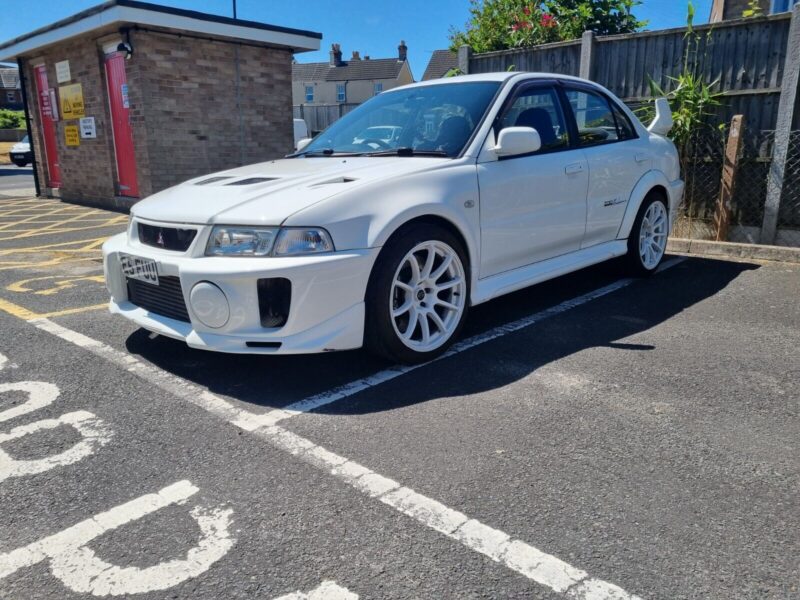 MITSUBISHI EVO 5 Image