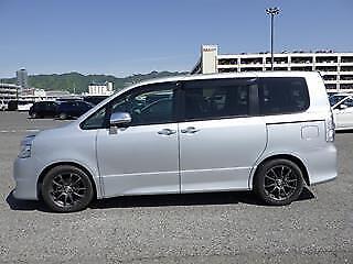 Toyota voxy 2.0 automatic 8 seater fresh japanese import 4.5 grade bimta 09 Image