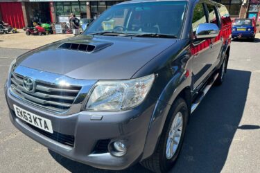 2013 Toyota Hi-lux 3.0 D-4D Invincible Pickup Double Cab 4dr Diesel Auto 4WD Image