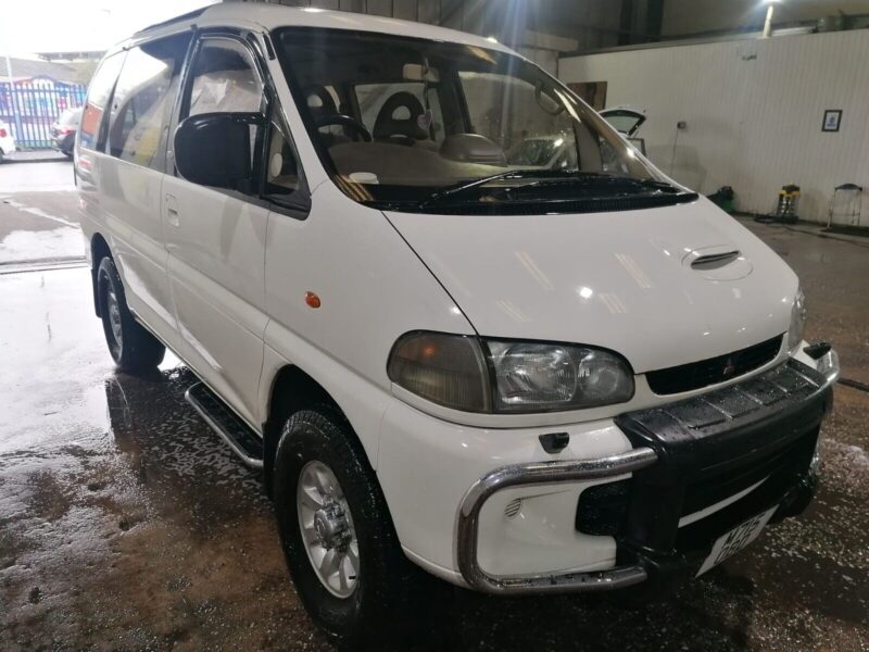 Mitsubishi Delica L400 4x4 Space Gear Super Exceed Image