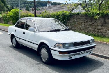 Toyota Corolla 1.6 petrol 16V 4WD 4DR Saloon manual jdm import classic car rare Image