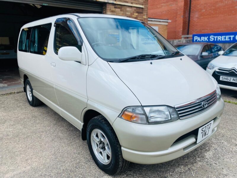 Toyota Granvia Automatic Wheelchair Accessible Pearlescent White Image