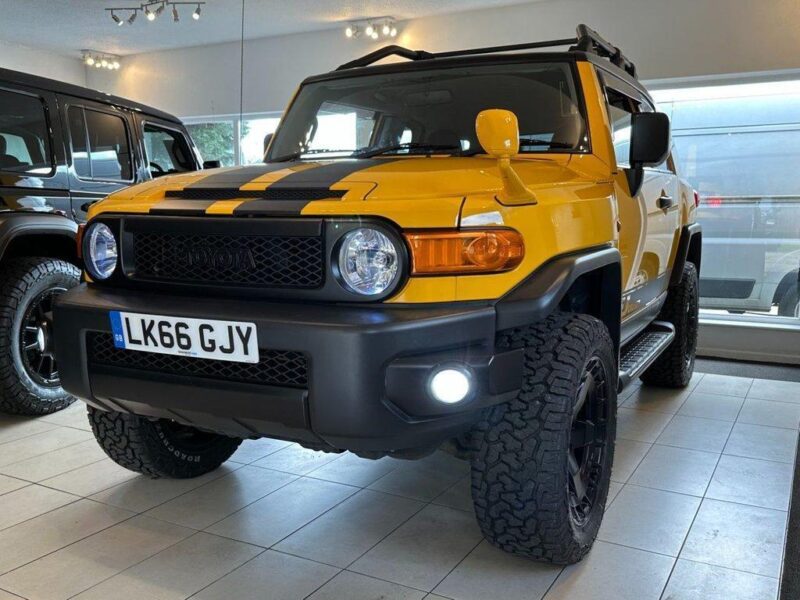 2018 66 TOYOTA FJ CRUISER 4.0 4WD 5D JEEPSTER ENHANCED, ULEZ COMPLIANT Image