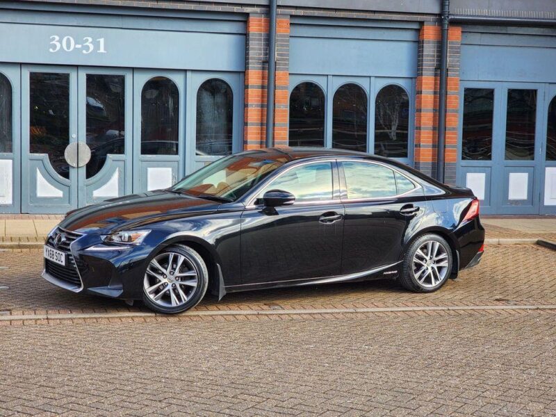 2018 Lexus IS 300h Executive Edition 4dr CVT Auto SALOON Petrol/Electric Hybrid Image