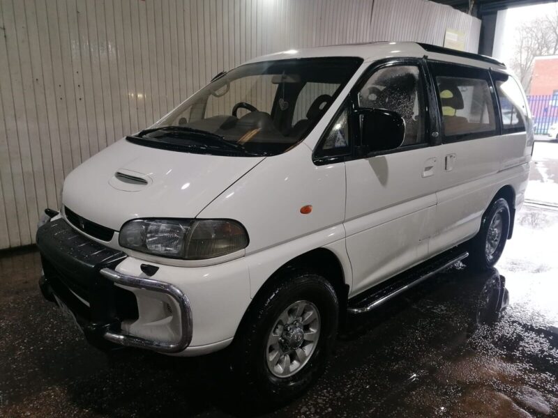 Mitsubishi Delica L400 4x4 Space Gear Super Exceed Image