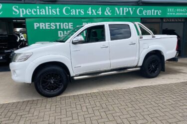 TOYOTA HILUX 3.0 D-4D INVINCIBLE 4X4 D-4D DCB White Auto Diesel, 2012 Image