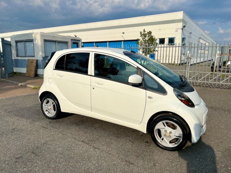 2011 Mitsubishi i-MiEV 5Dr Hatch Image
