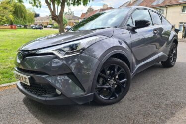 2019 Toyota C-HR 1.8 VVT-h Dynamic CVT Euro 6 (s/s) 5dr HATCHBACK Petrol/Electri Image