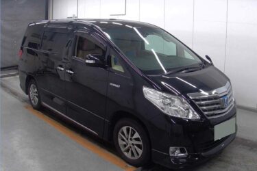 FRESH IMPORT 2014 TOYOTA ALPHARD 2.4 PETROL/ELECTRIC HYBRID L PACKAGE ULEZ FREE Image