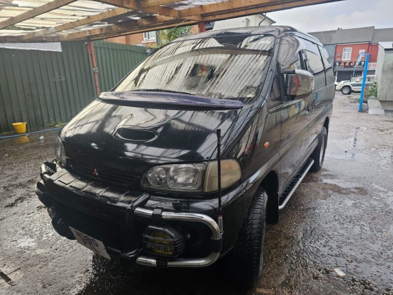 Mitsubishi Delica L400 4x4 2.8 DIESEL Space Gear Super Exceed LTD JAOS EDITION Image