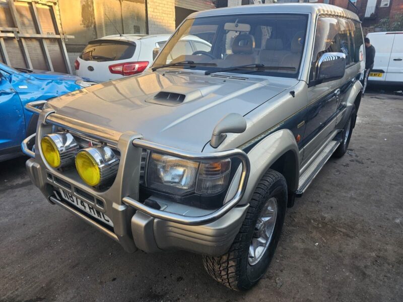 Mitsubishi pajero 2.8 DIESEL 4m40 Image