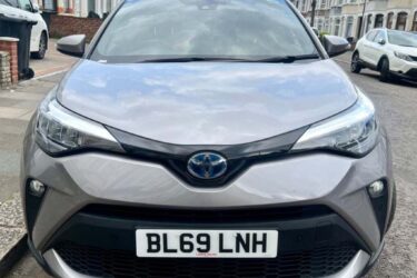 Toyota C-HR Automatic Petrol Hybrid 2020 76000 miles 1798cc 122HP Image