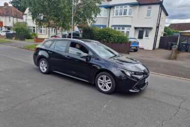 TOYOTA COROLLA HYBRID AUTO EURO 6 UBER PCO BOLT READY HPI CLEAR FSH ONE OWNER Image