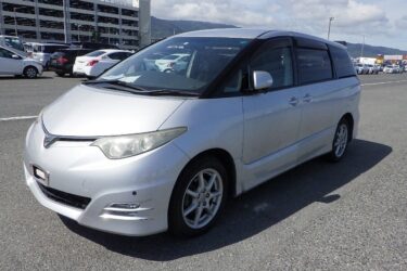 TOYOTA ESTIMA Aeras 2.4 Petrol 8 Seater MPV Automatic Only 57000Mls Image