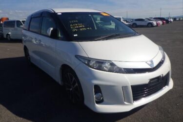 TOYOTA ESTIMA AERES 2013 2.4 PETROL AUTOMATIC 7 SEATER CRUISE ULEZ FREE Image
